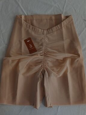 Tan Lover Beauty High Wasted Tummy Control Butt Lifting Tummy Control Shorts - M